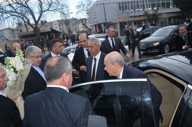 MHP LİDERi DEVLET BAHÇELİ AKHİSARLILAR İLE BULUŞTU